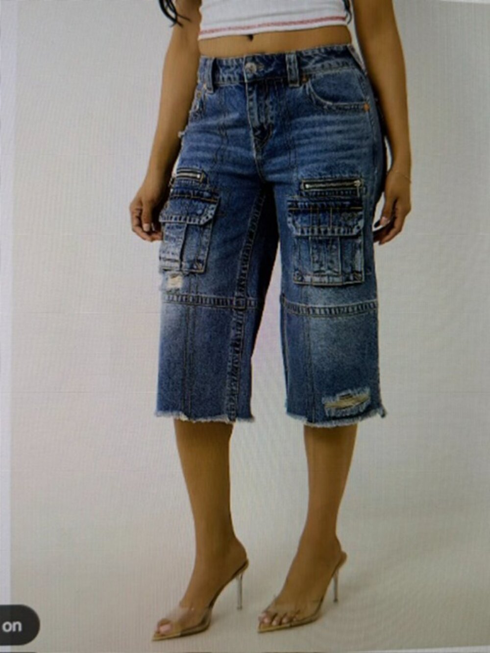 True Religion Bobbi Baggy Cargo Capri Jeans – Easy Hazel – Size 28 – NWT - Picture 3 of 3